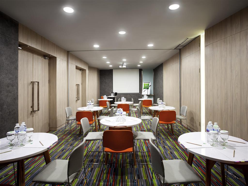 Ibis Styles Jakarta Sunter Exterior foto