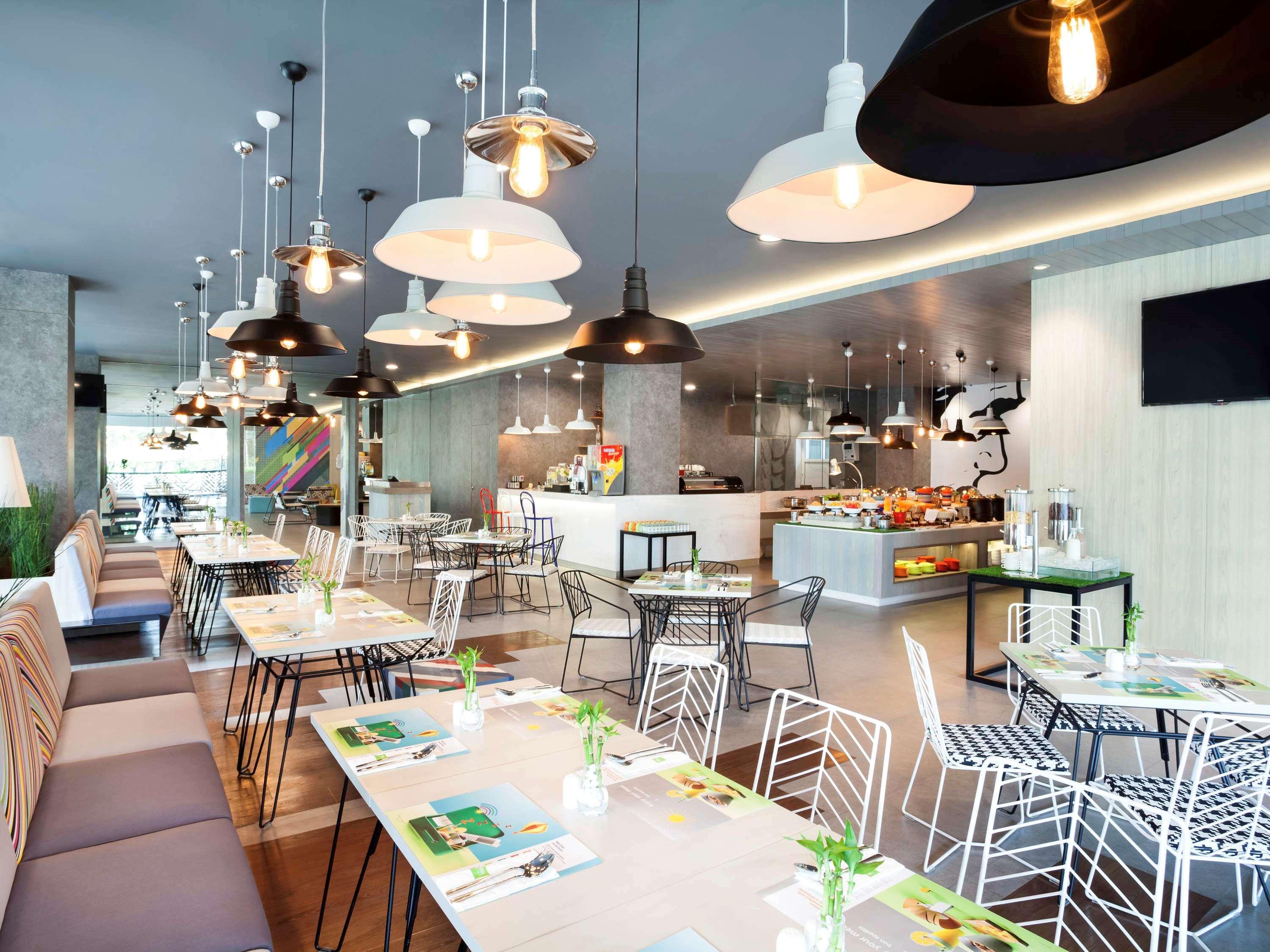 Ibis Styles Jakarta Sunter Exterior foto