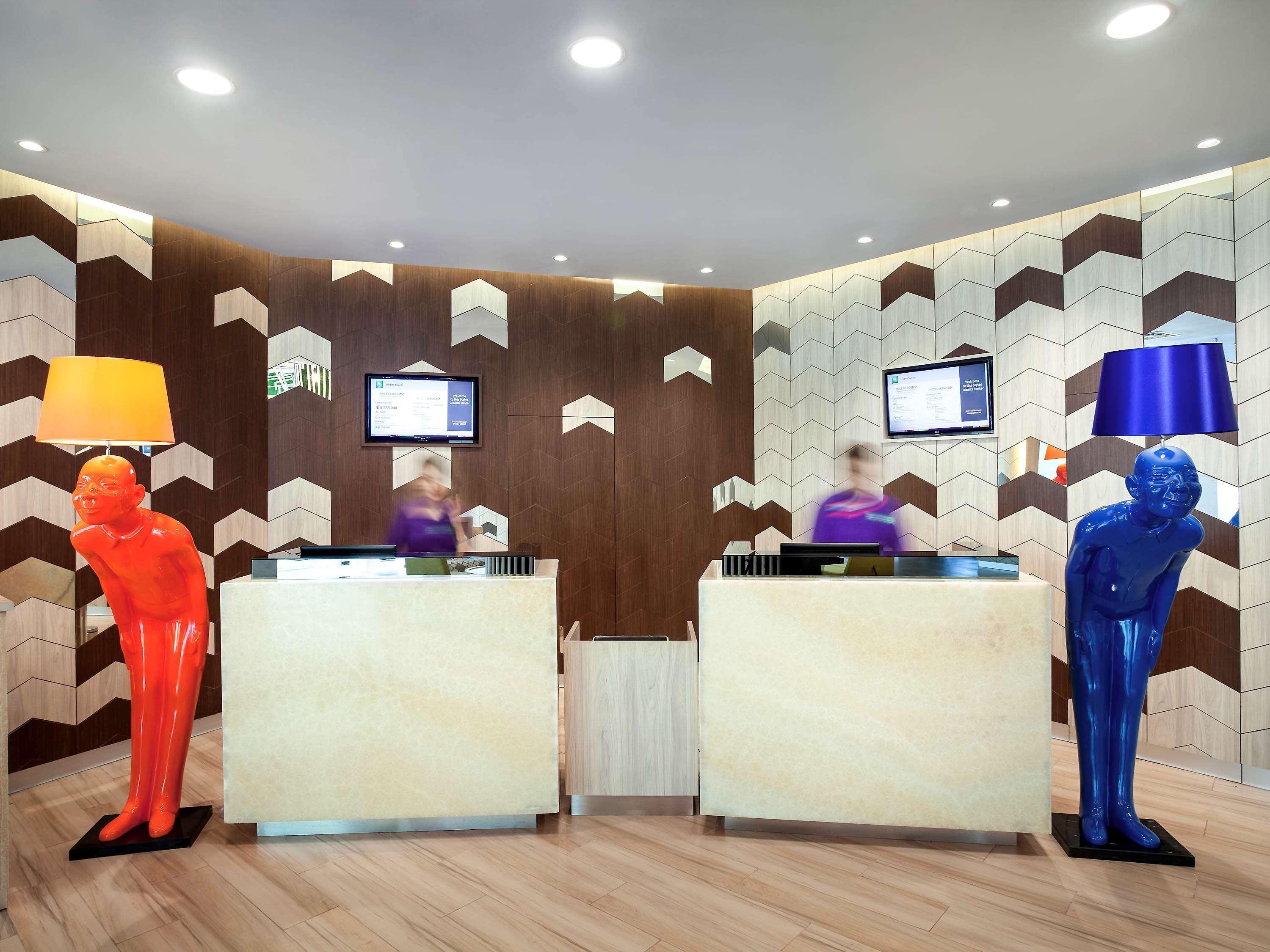 Ibis Styles Jakarta Sunter Exterior foto