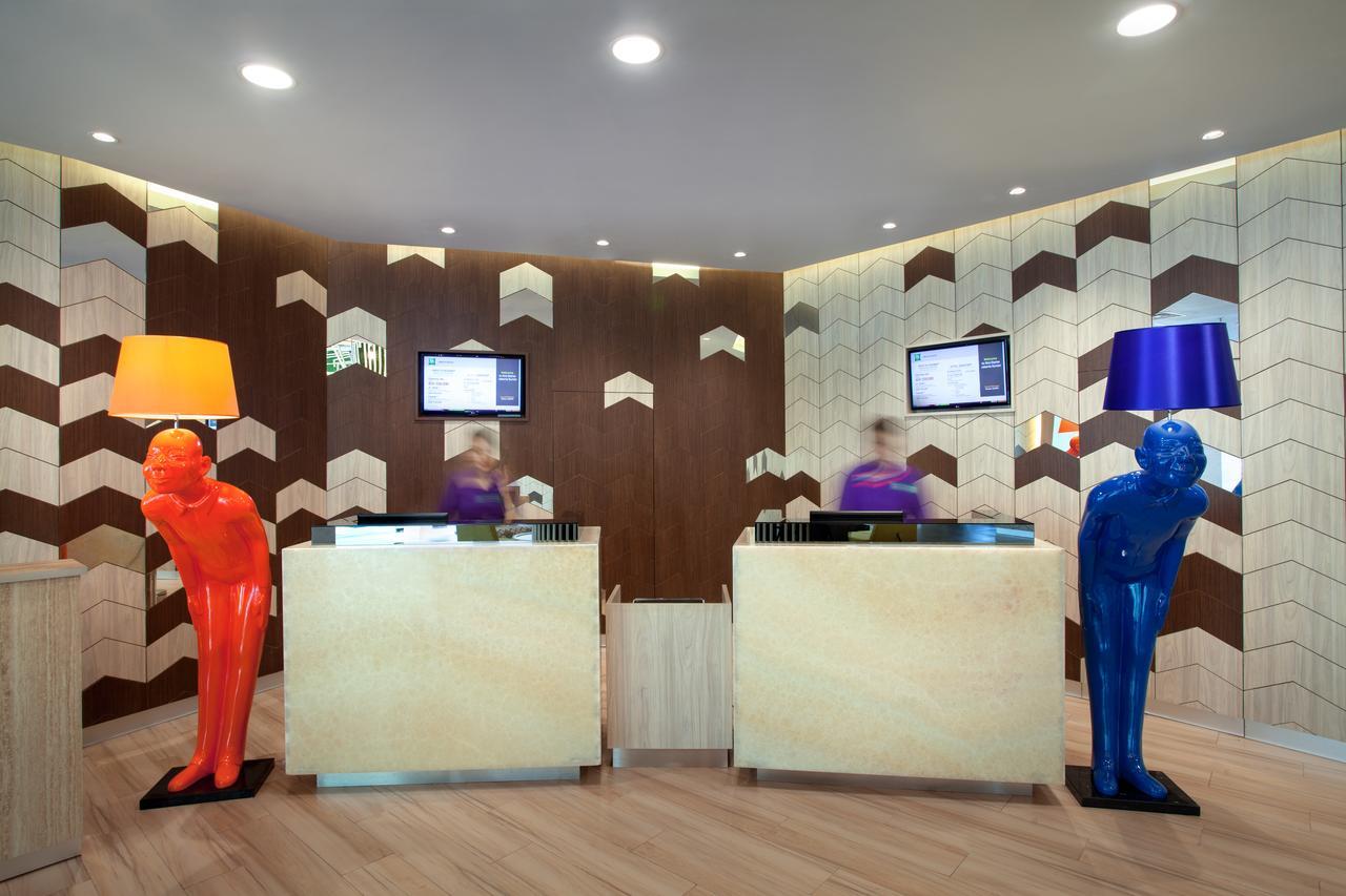Ibis Styles Jakarta Sunter Exterior foto