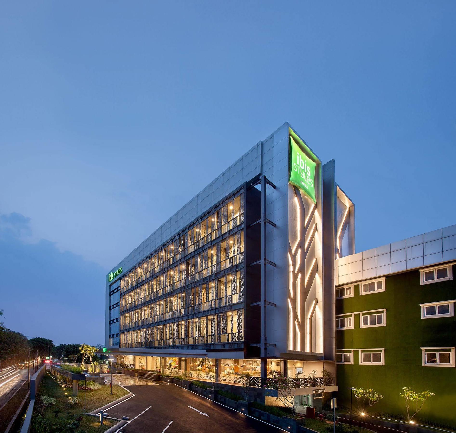 Ibis Styles Jakarta Sunter Exterior foto
